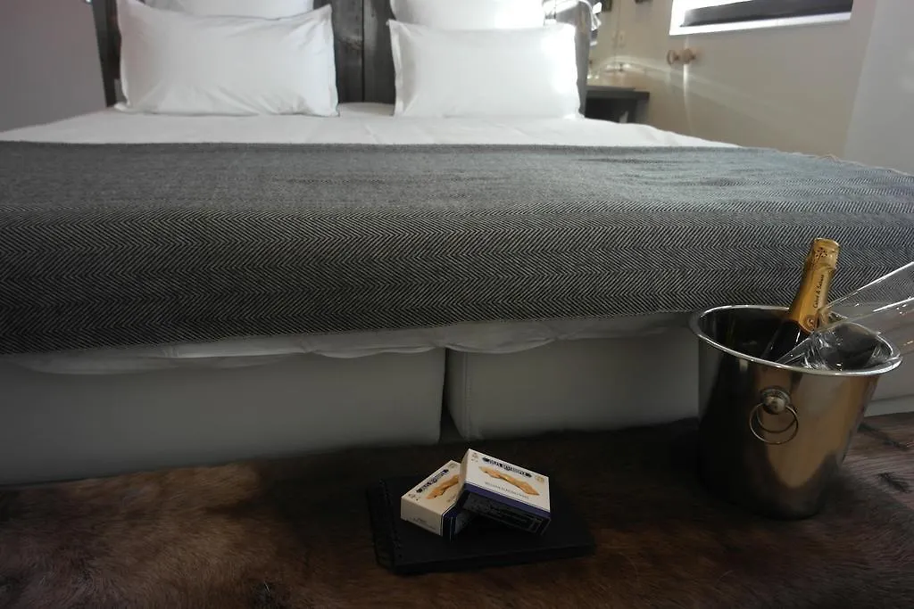B&B Sixteen Bruges 3*,