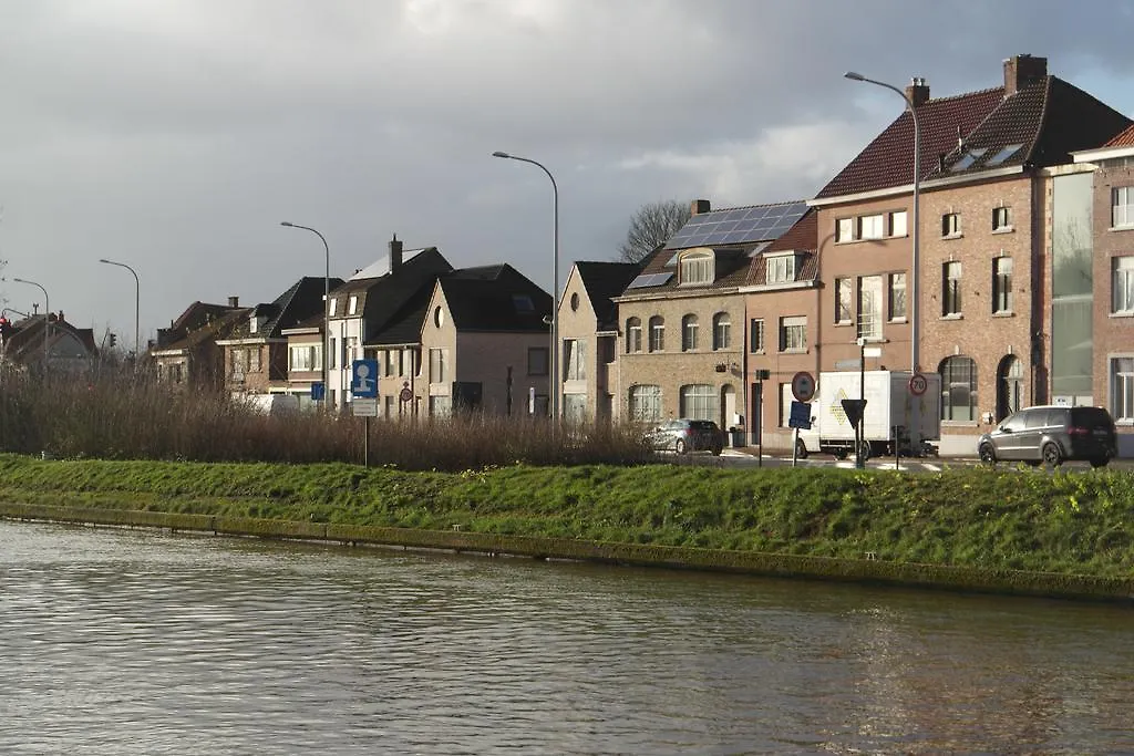 *** Bed & Breakfast B&B Sixteen Bruges Belgium