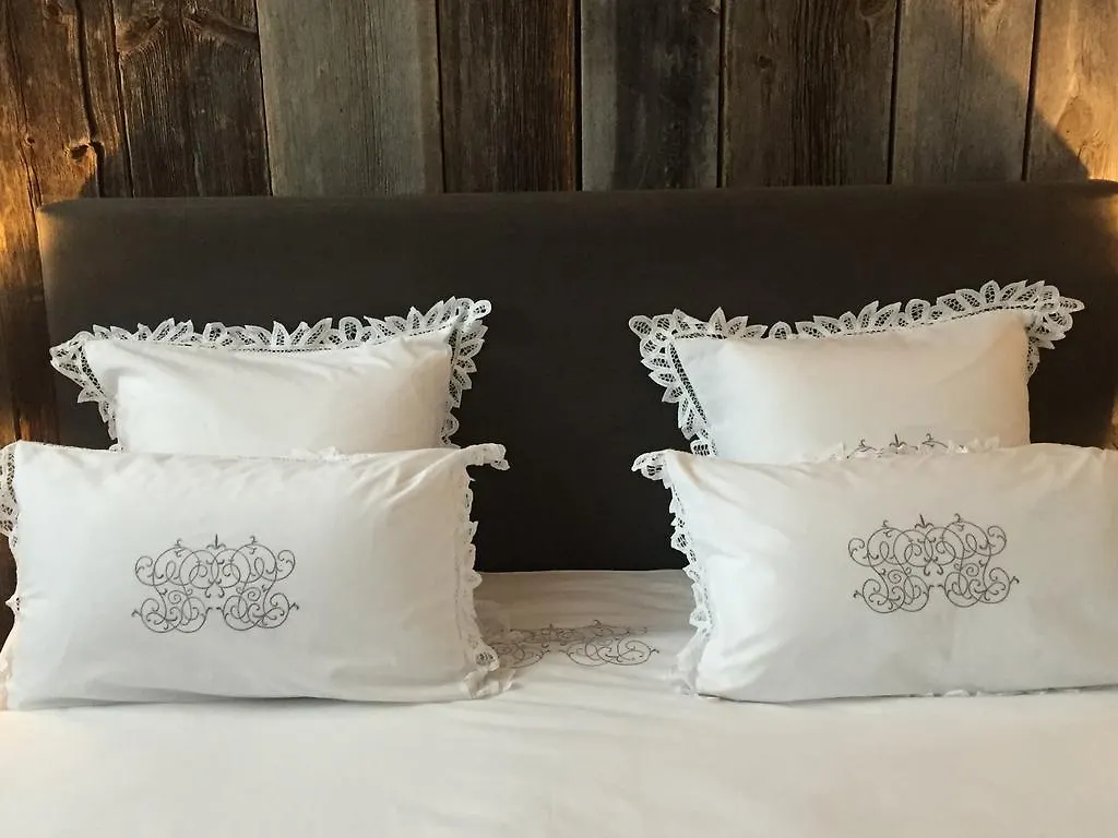 B&B Sixteen Bruges 3*,