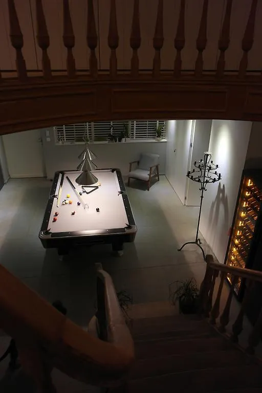 B&B Sixteen Bruges 3*,