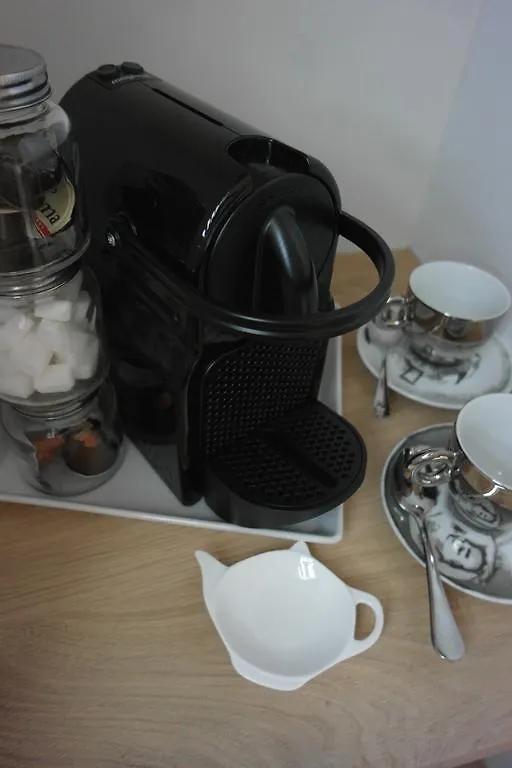 B&B Sixteen Bruges Bed & Breakfast